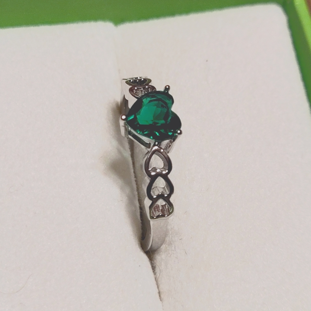 Dainty Lab Created Green Heart Ring - Picture 2 of 3